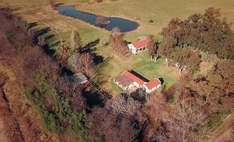 Countryside house with lagoon and swimming pool