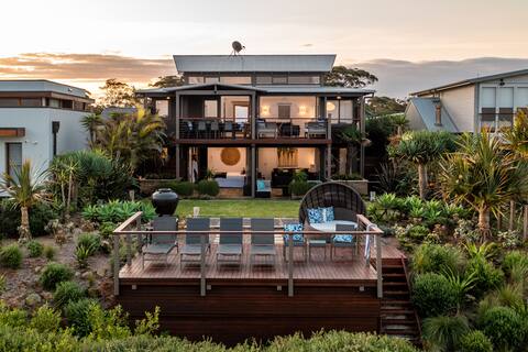 Popular Airbnb listing: 'Villa Salina' - Barefoot luxury on Callala Beach in Callala Beach