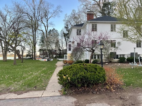 Newly Remodeled Historic Waterfront Retreat