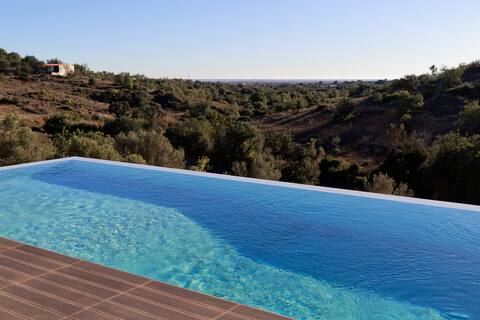 Tower Villa w/ Infinity Pool
