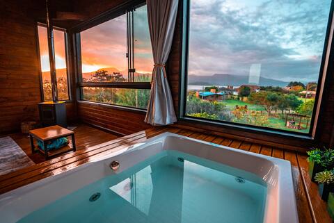 Atalaia da Pinguela - Couple tower overlooking the lake