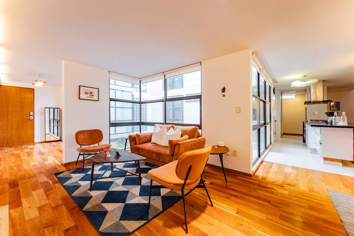 Stylish Apt near Reforma: Private Rooftop/Jacuzzi gallery image 2