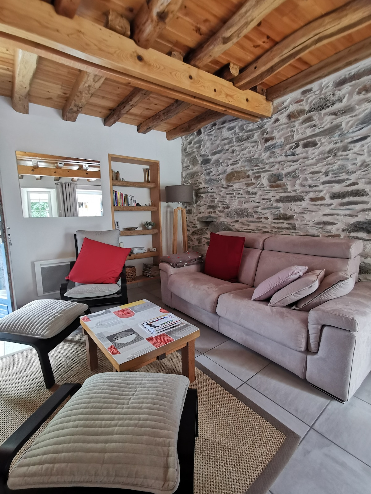 Top performing Airbnb: Stone house, in the quiet of a mountain hamlet in Haute Garonne