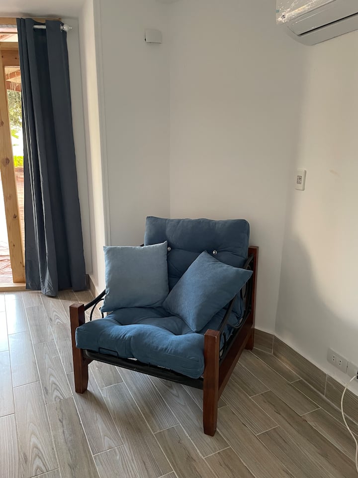 Wohnzimmer mit Meerblick und Aussensitzplatz