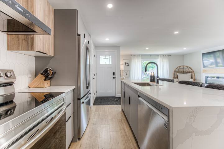 Newly Renovated Home Close to St. Jacobs Market