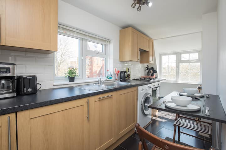 Bright Modern Apartment With Easy City Access - Londres