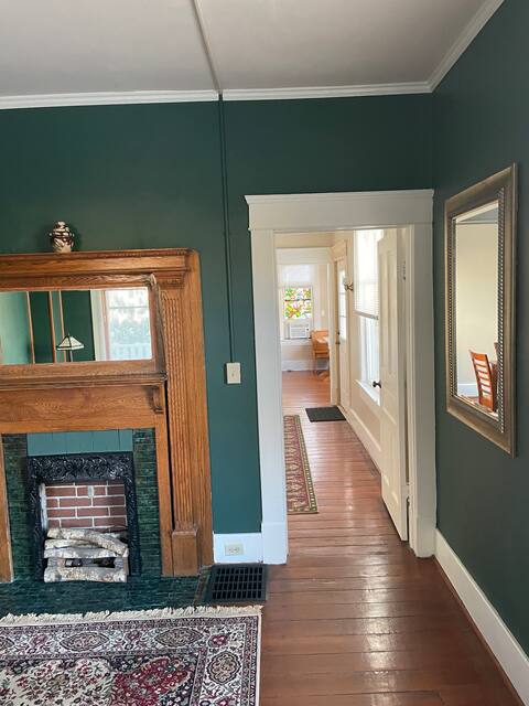 Elegant Townhouse in Central Gambier