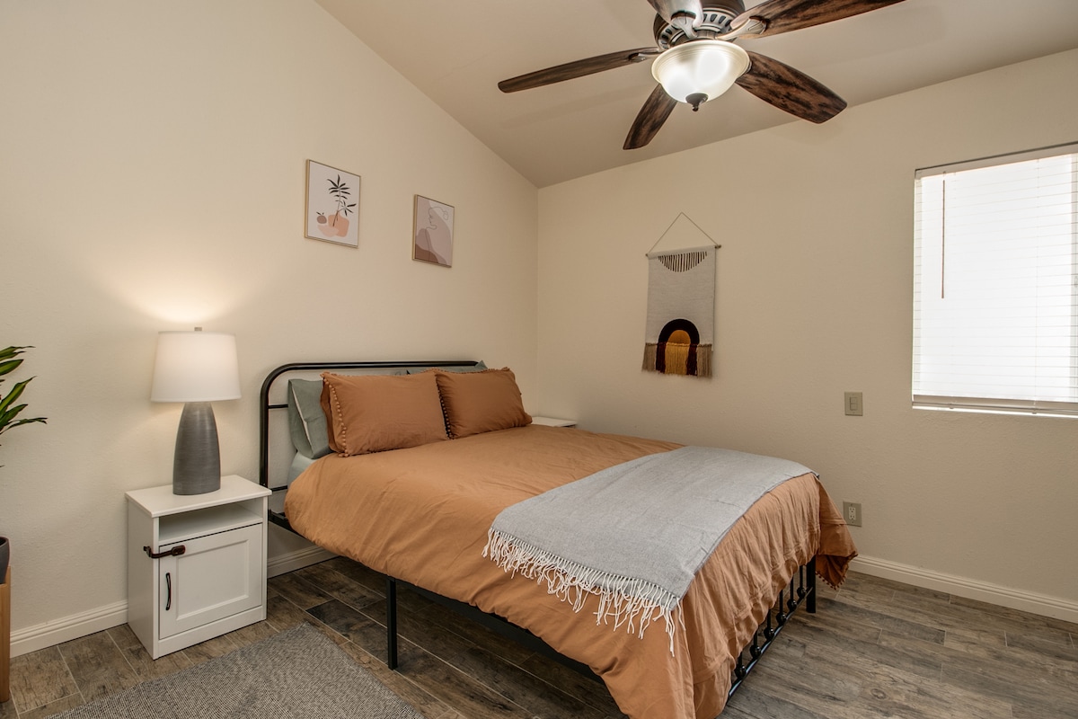 Dormitorio /cama tamaño queen 