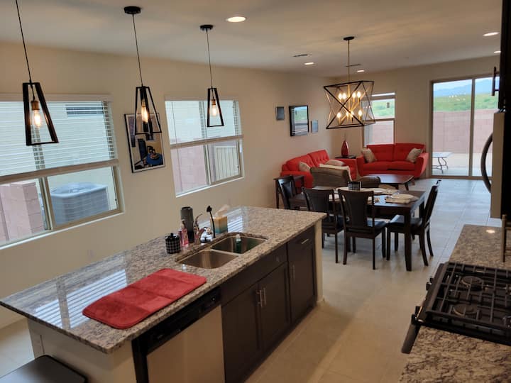 Brand New Vail Getaway with Views! Houses for Rent in Santa