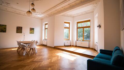 tRAUMhaus: Modern old building in the center (20 people)