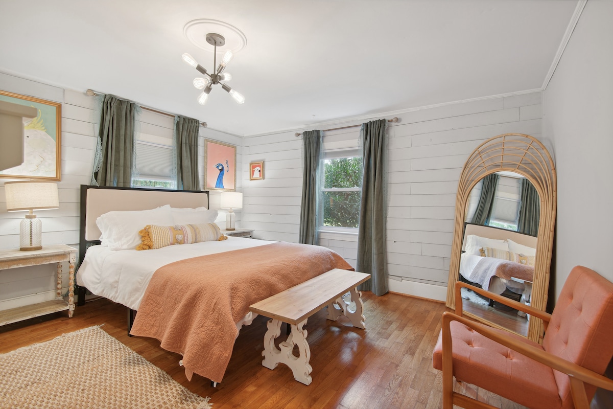 Chumba cha kulala #2 - godoro la povu la kumbukumbu ya malkia, mito ya gel + karatasi za hesabu za nyuzi za 1800