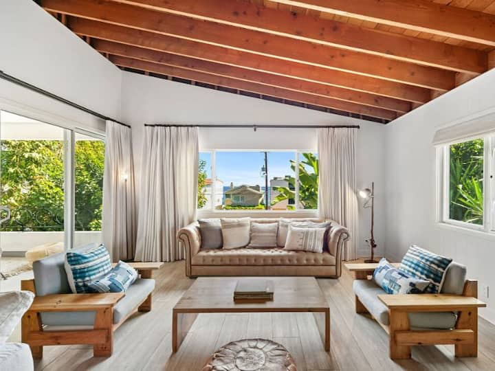 Ocean View. Walk To Carbon Beach. Upscale Home - Malibu, CA