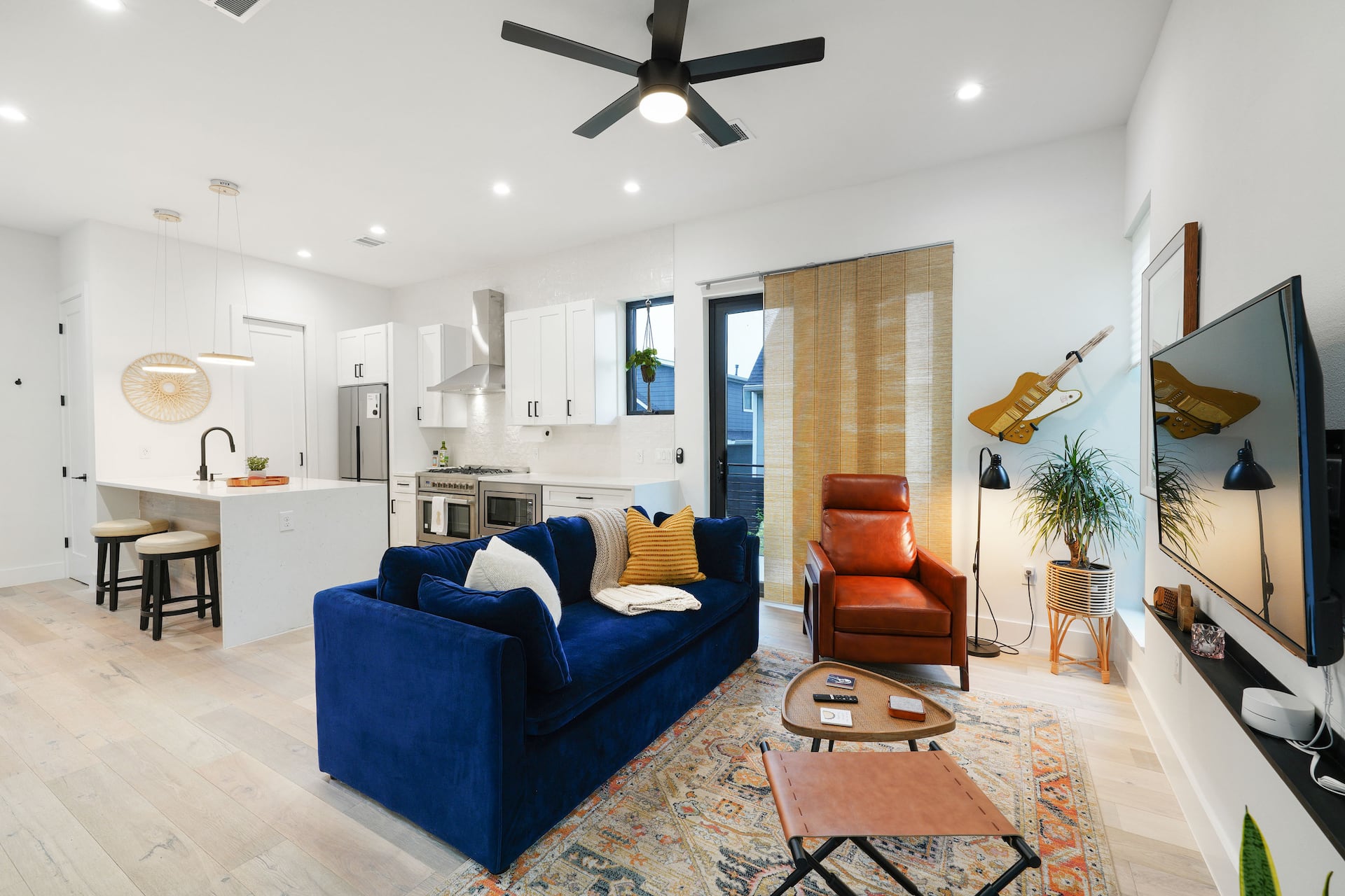 Rooftop Deck w Downtown Views | Free Parking