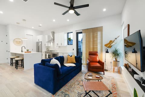 Successful Airbnb property: Rooftop Deck w Downtown Views | Free Parking in Riverside