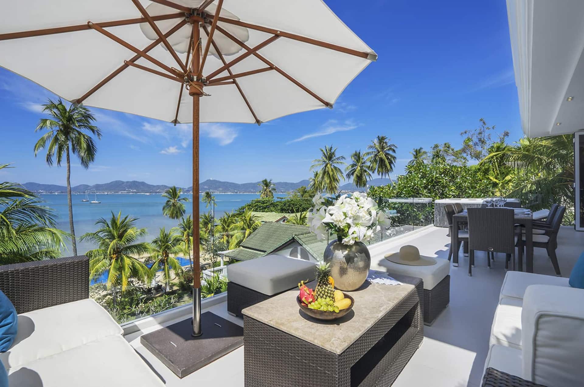 Villa Nirvana - Beachfront Tropical Chic 4BR Haven