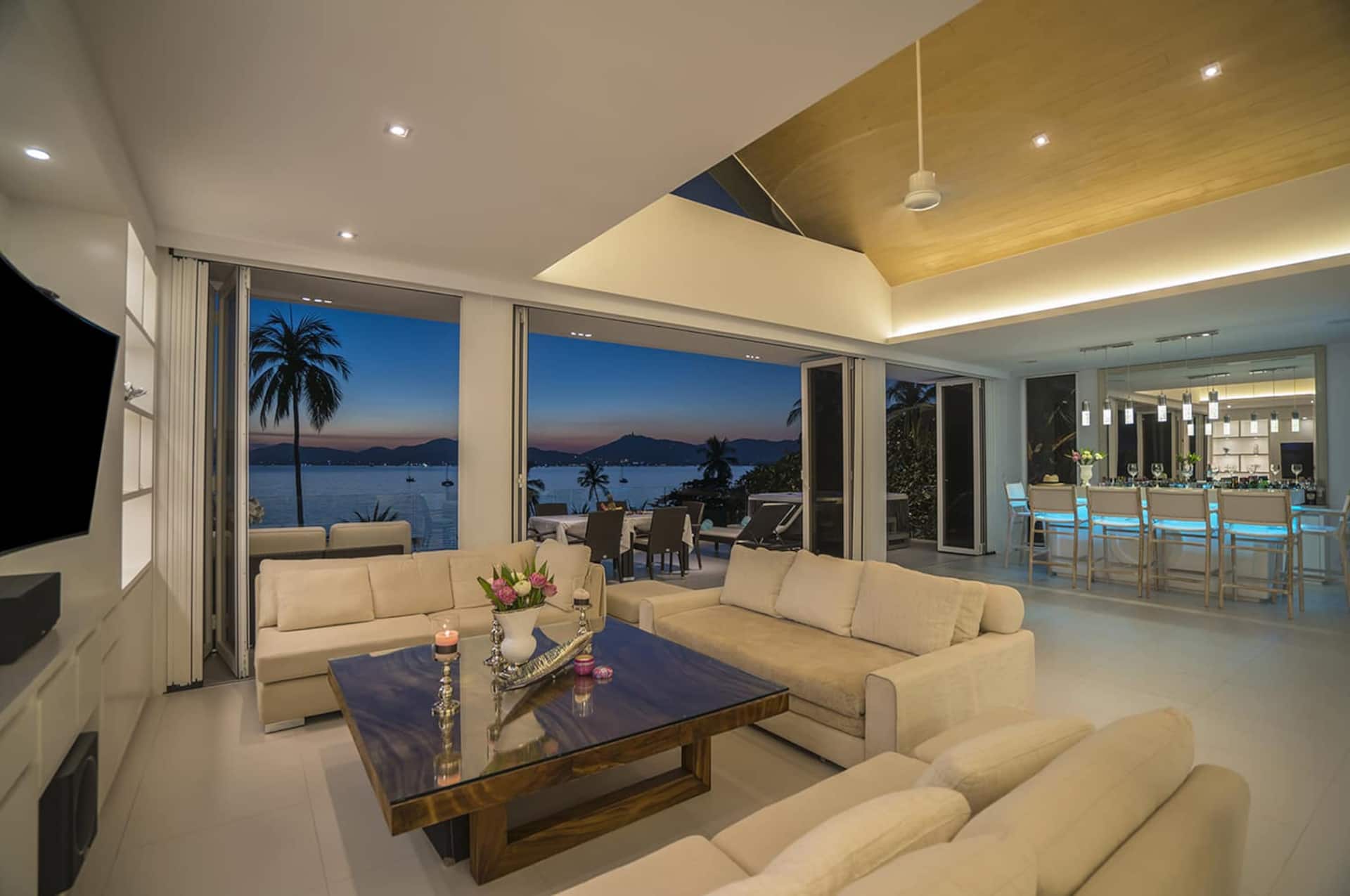 Villa Nirvana - Beachfront Tropical Chic 4BR Haven — foto 5