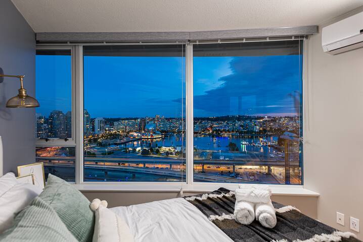 Stunning view! AC/Office/ Pool/Gym/Free parking