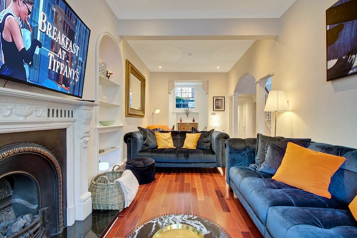 Homely 4 Bed Period Townhouse in Famous Chelsea gallery image 3