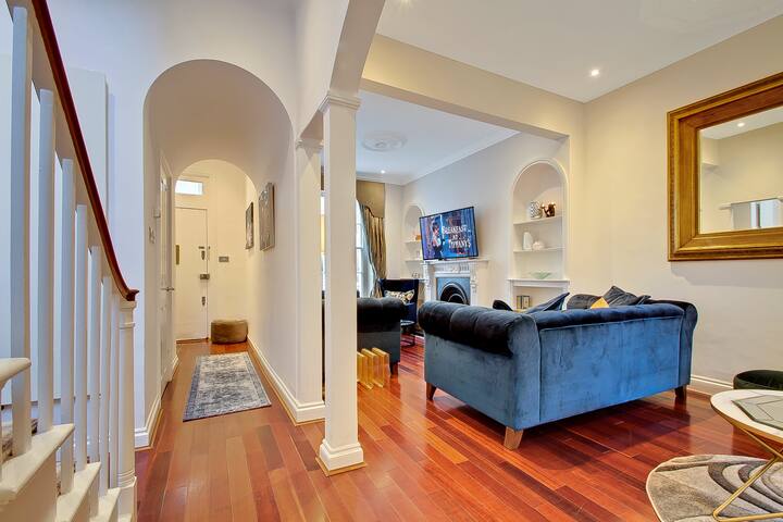 Homely 4 Bed Period Townhouse in Famous Chelsea gallery image 4