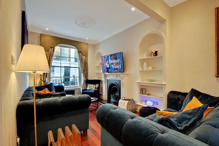 Homely 4 Bed Period Townhouse in Famous Chelsea gallery image 2