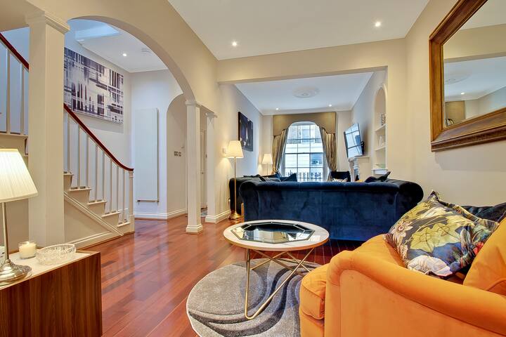 Homely 4 Bed Period Townhouse in Famous Chelsea gallery image 5