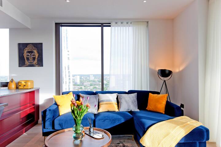 Luxurious Modern 2 Bedroom Flat gallery image 3