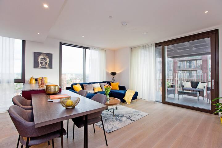 Luxurious Modern 2 Bedroom Flat gallery image 4