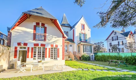 Beautiful home, center of Cabourg, 14 people