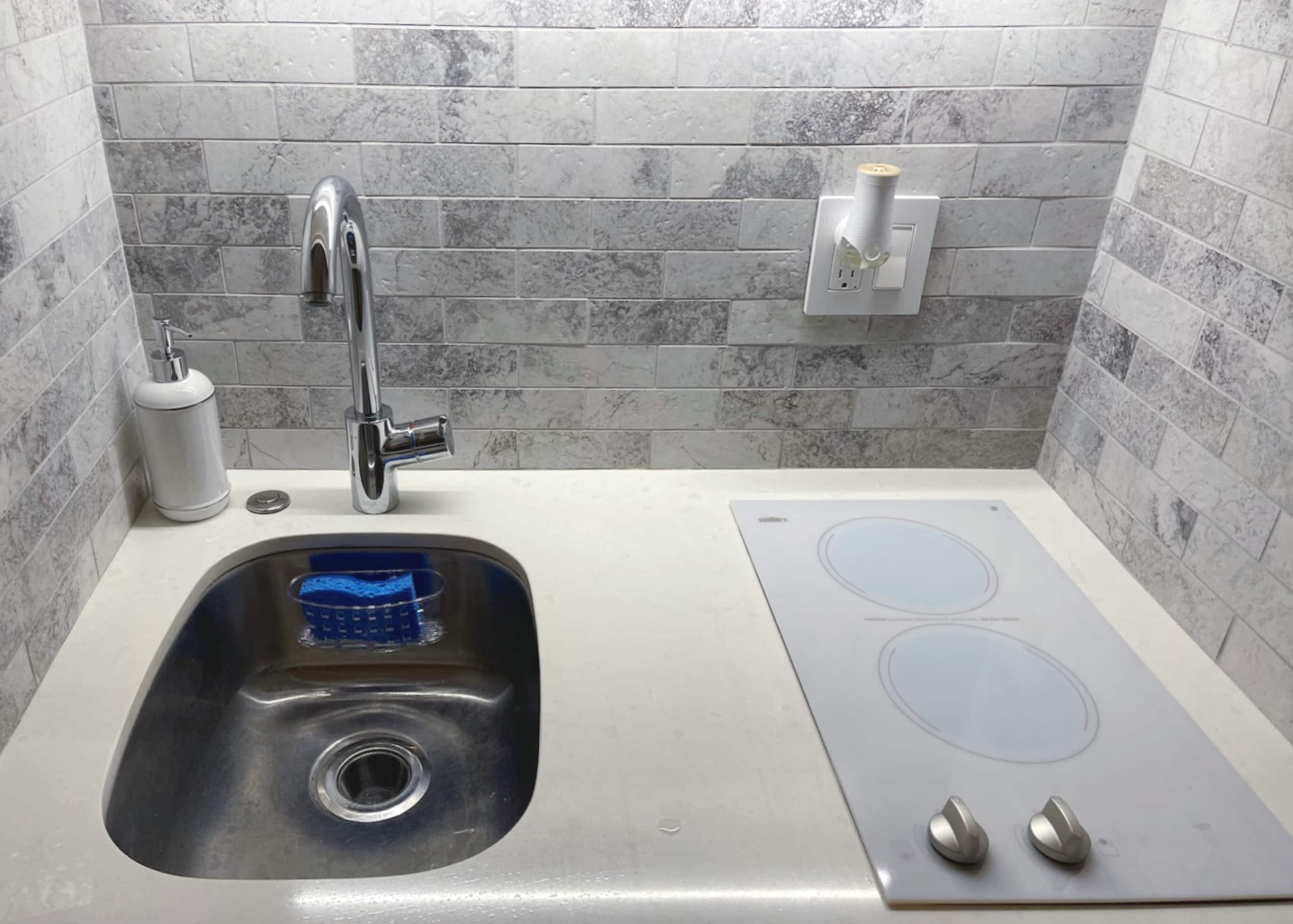 Condo in Honolulu · ★4.93 · 1 bedroom · 1 bed · 1 bath - Image 2