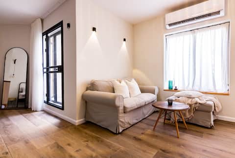 A cozy, spacious and luxurious guest unit, next to the pedestrian mall
