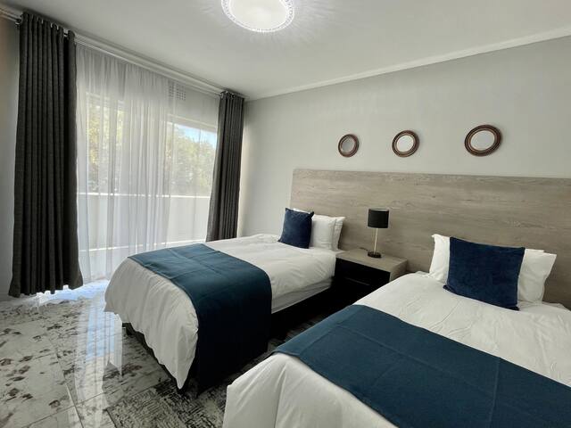 Seapoint 3 Bedroom Apt gallery image 4