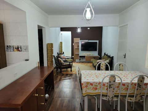 Airbnb em destaque: Family farmhouse with lakes, playground, pool and more em Santa Isabel