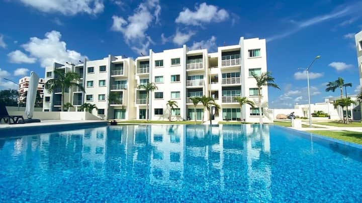 Super Trendy! King Size, Pool, Parking — 2 bedroom vacation rental in Quintana Roo