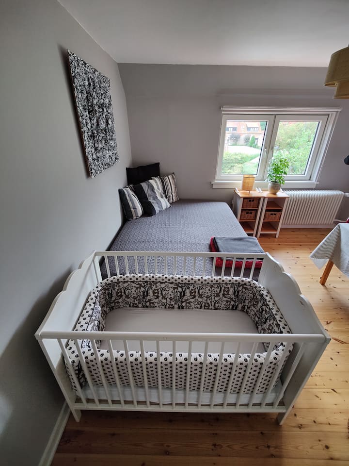 Cuna, dormitorio 1