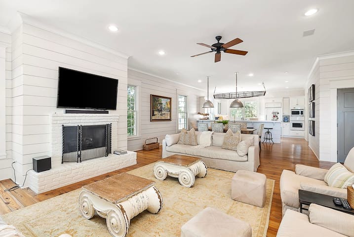 DeLoach Sotheby's International Realty managed Airbnb listing 1