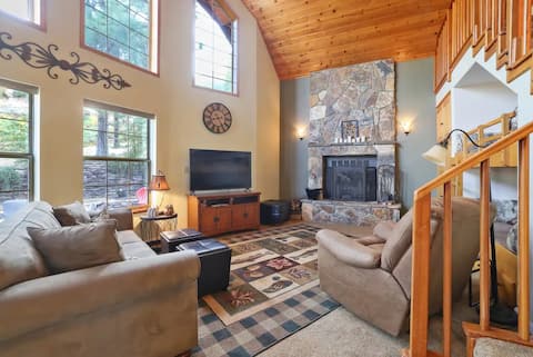 Successful Airbnb property: Lake Daze - Bass Lake Vacation Home w/ boat slip! in North Fork