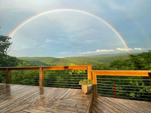 Escape this Summer to a Cozy Mountaintop Getaway!