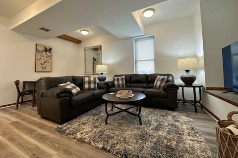 Downtown Leavenworth - Historic Savoy Hotel Lofts