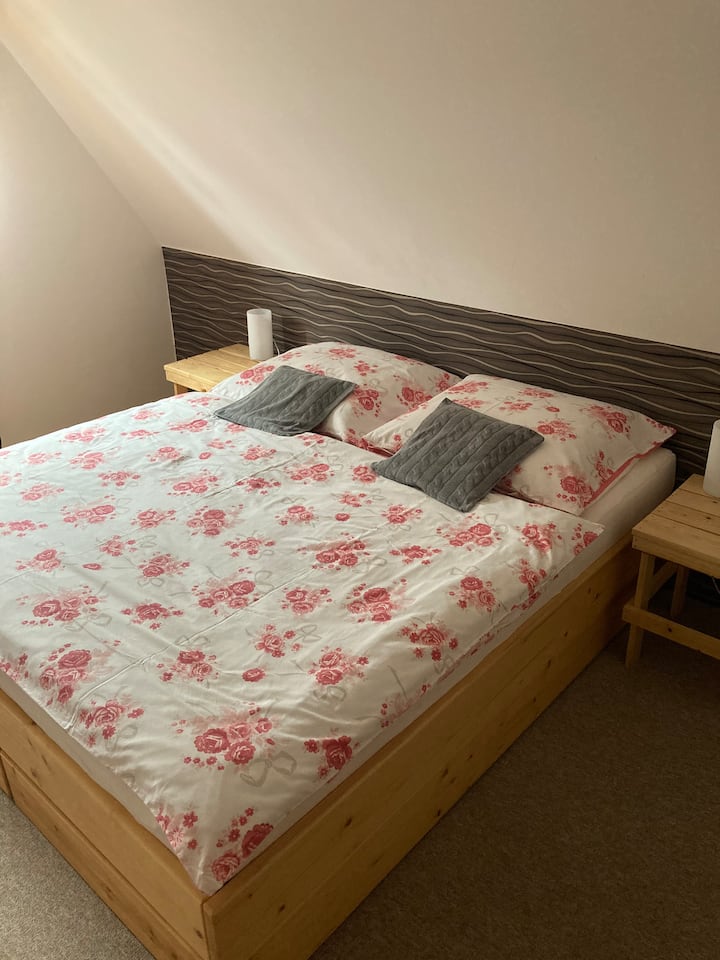 საძინებელი 1