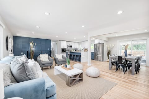 Luxurious Sunset Retreat w/Private Spa Patio