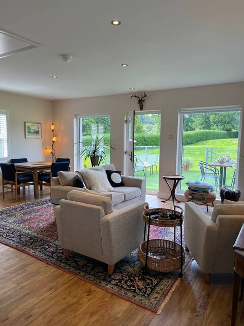 Adorable one bedroom apartment with balcony