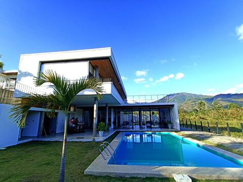 Spacious and beautiful country house with a pool