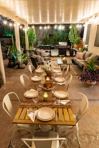 Spacious Home w/ Luxury Outdoor Lounge & Dining gallery image 3