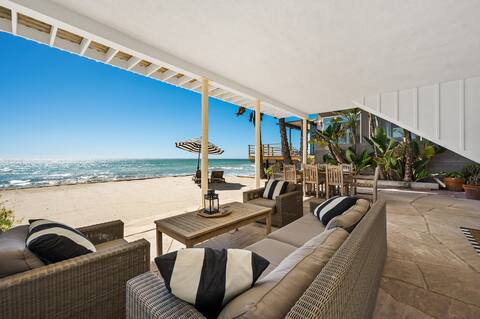 Sunny Surf Paradise
