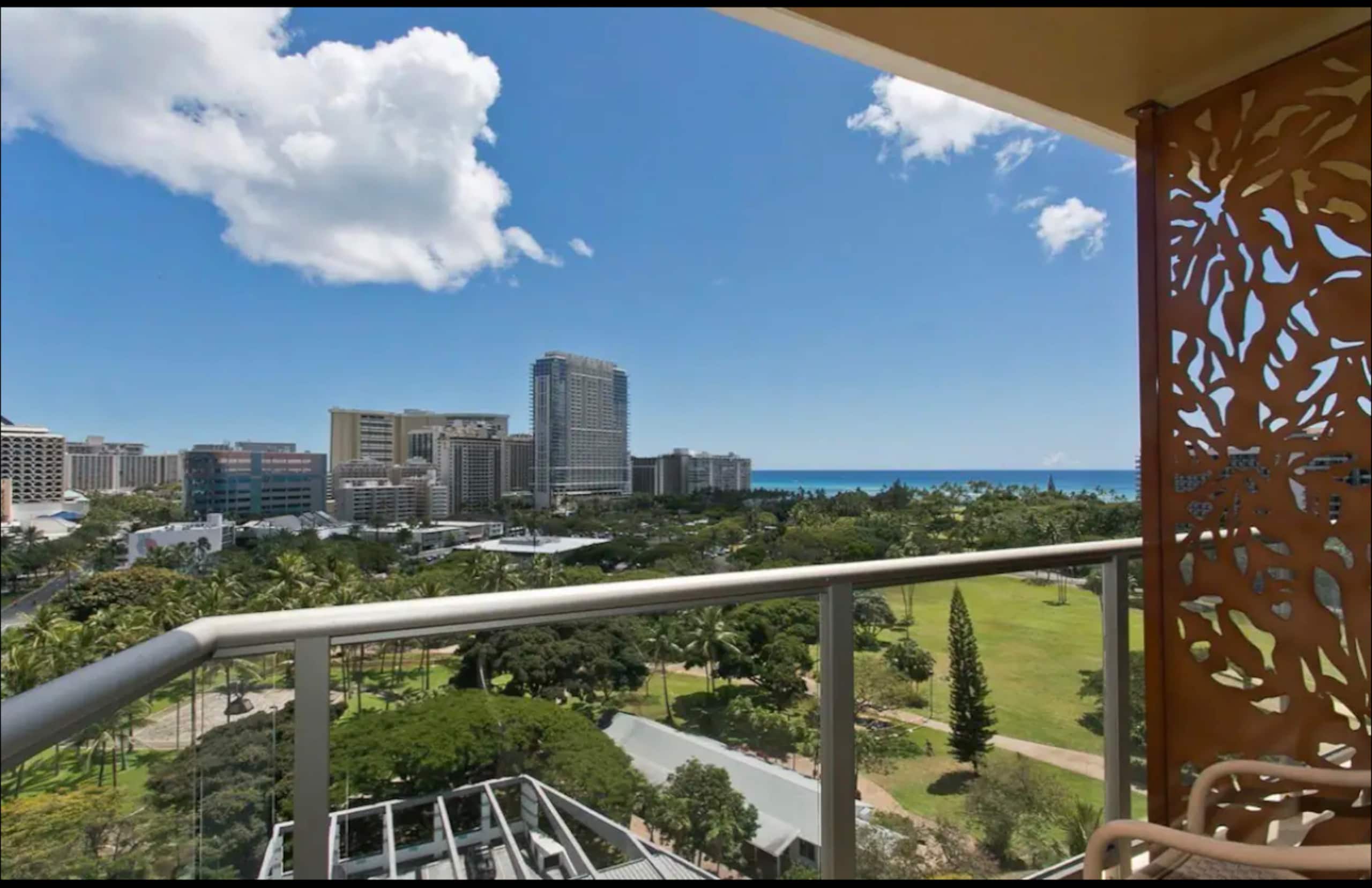 Resort in Honolulu · ★4.97 · Studio · 2 beds · 1 private bath - Image 45