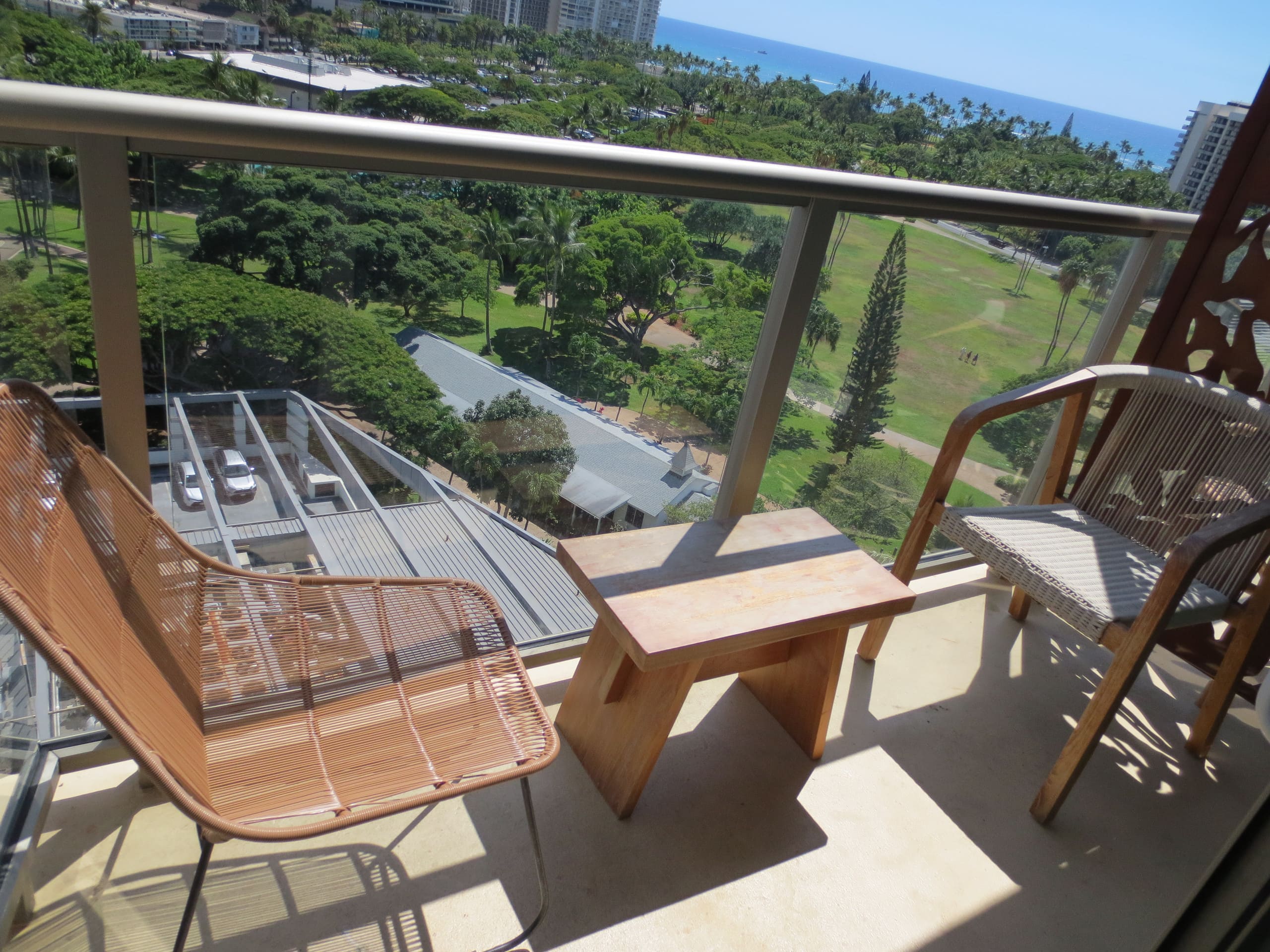 Resort in Honolulu · ★4.97 · Studio · 2 beds · 1 private bath - Image 37