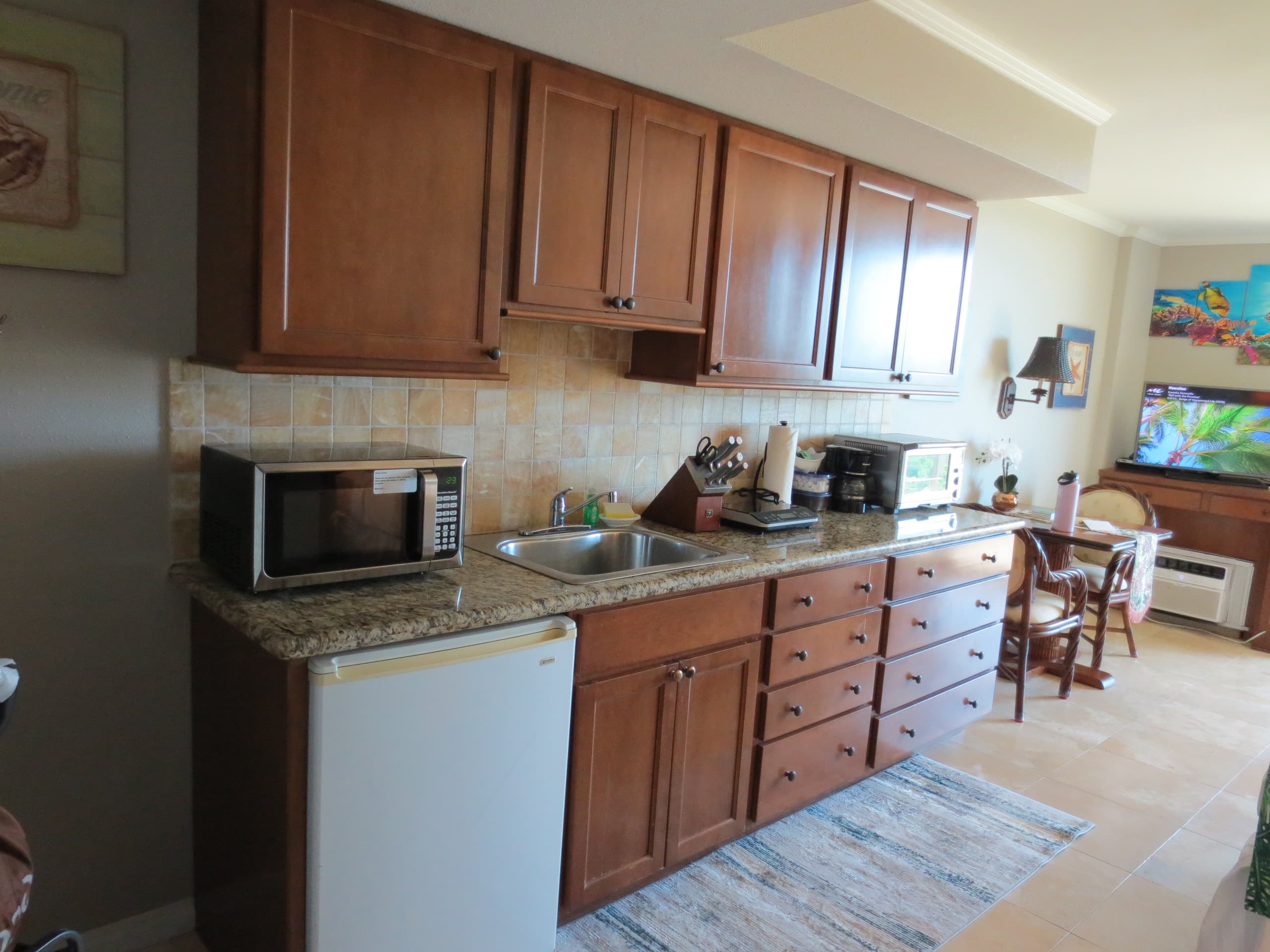 Resort in Honolulu · ★4.97 · Studio · 2 beds · 1 private bath - Image 16
