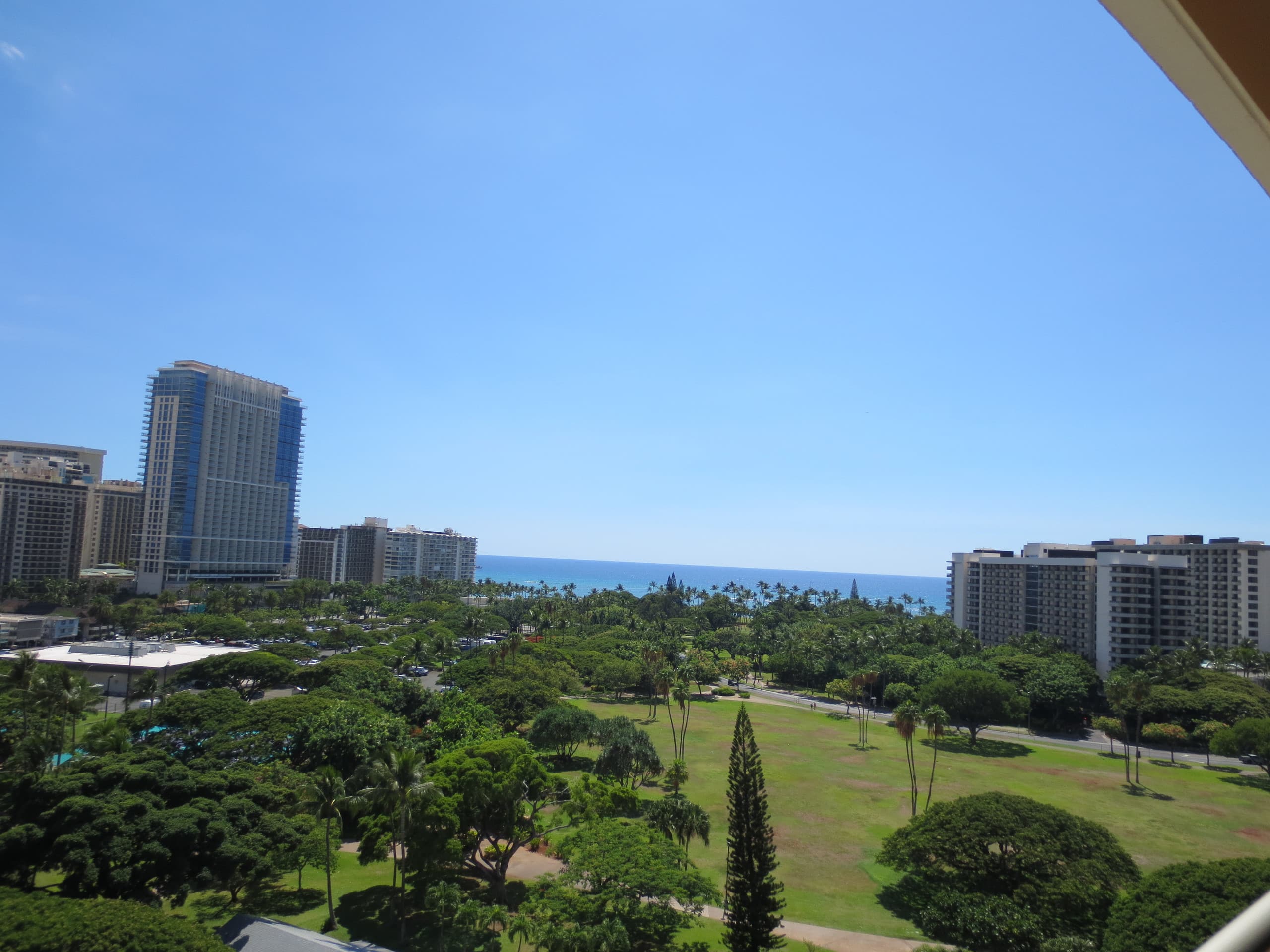 Resort in Honolulu · ★4.97 · Studio · 2 beds · 1 private bath - Image 43