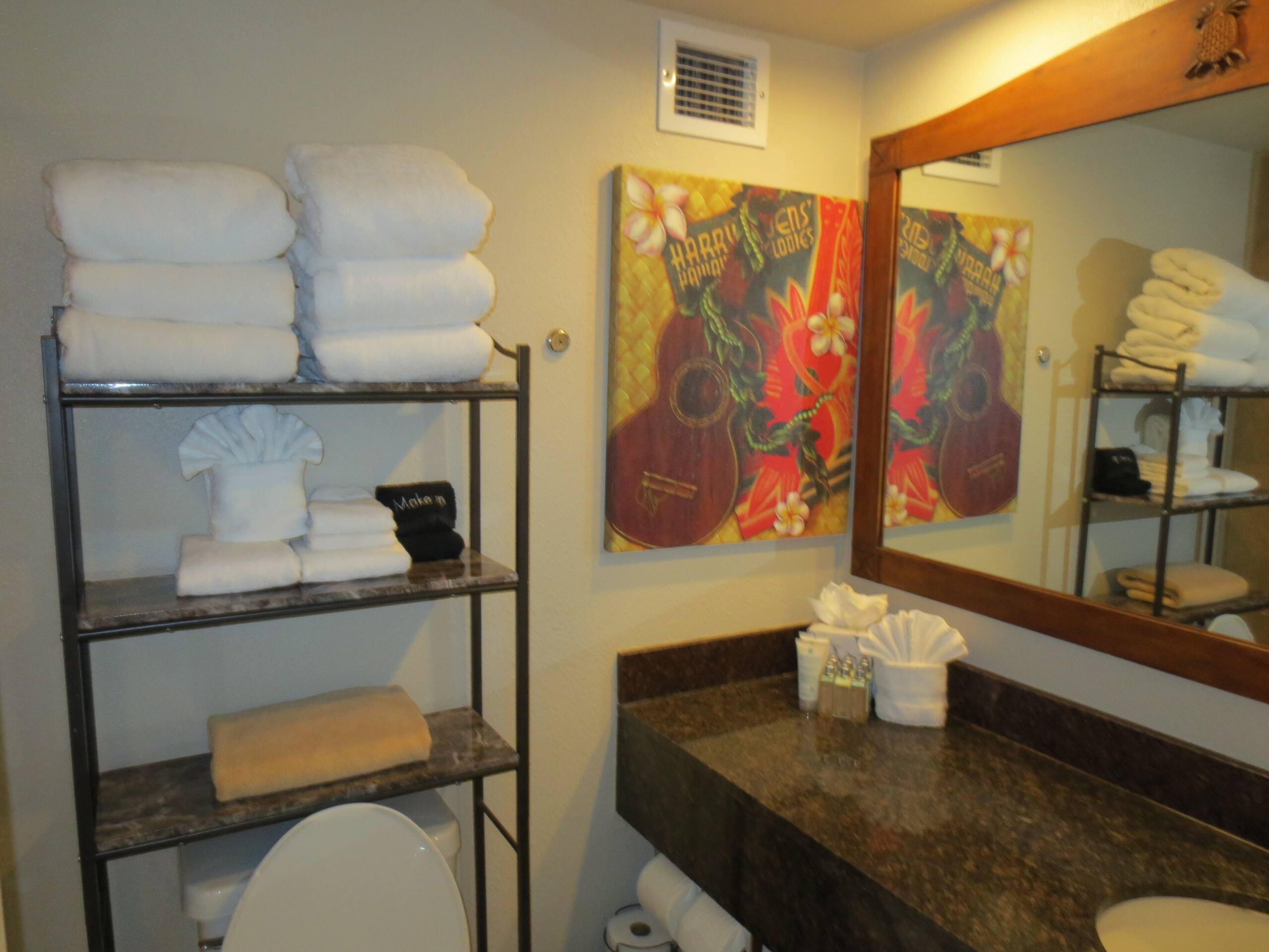 Resort in Honolulu · ★4.97 · Studio · 2 beds · 1 private bath - Image 35