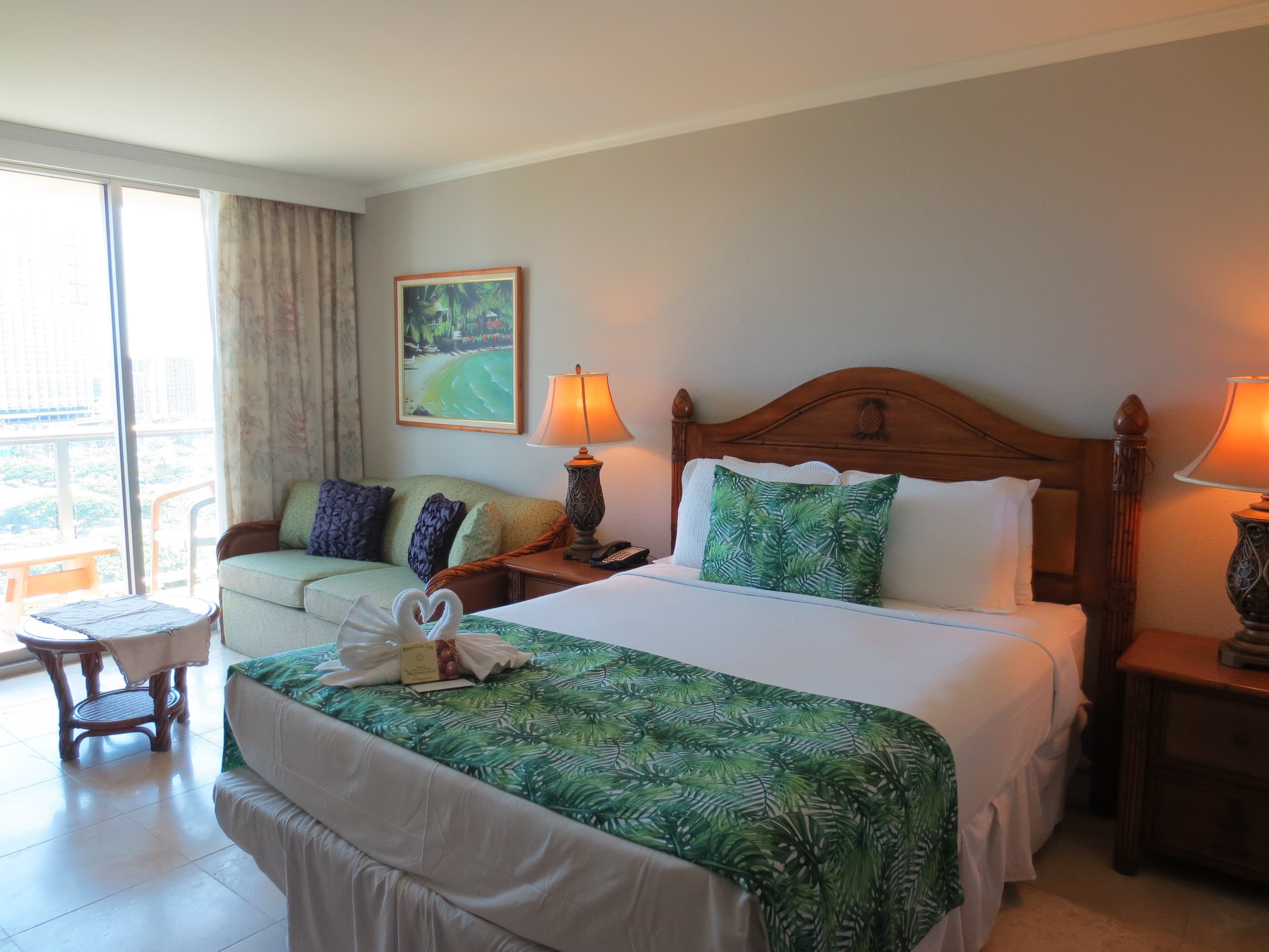 Resort in Honolulu · ★4.97 · Studio · 2 beds · 1 private bath - Image 6